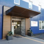 北見市のスーパーホテル北見の入り口