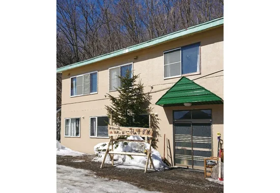 北見市の宿泊施設、一羽のすずめの外観