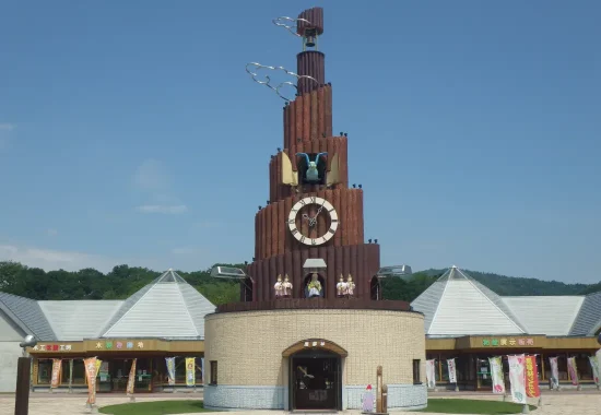 道の駅おんねゆ温泉のシンボル、鳩時計