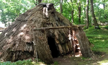 北見市のところ遺跡の森にある、竪穴住居跡